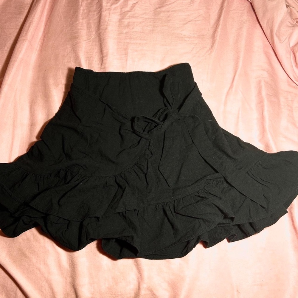adorable black ruffle skirt